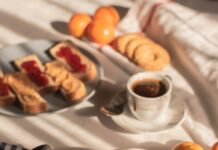 운동 전 먹으면 좋은 에너지 보충 음식 리스트 white rice on white ceramic plate