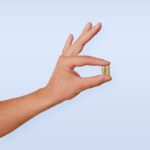 ‘영양 & 보충제’, 건강을 위한 똑똑한 선택이 중요해 A person's hand with a ring on it