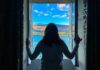 스트레스, 일상 속 작은 변화로 효과적으로 관리하기 a person looking out a window
